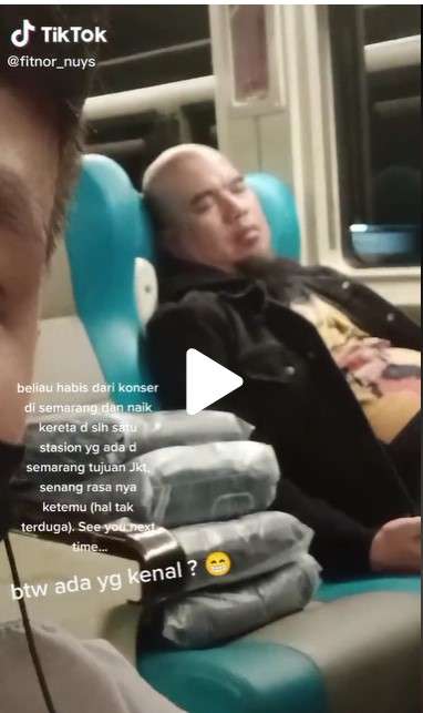 Tingkah fans bertemu idolanya Ahmad Dhani