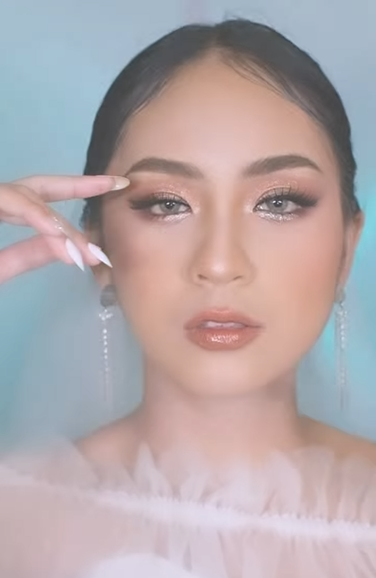 MUA Rias Sosok Ibu di Film Pengabdi Setan
