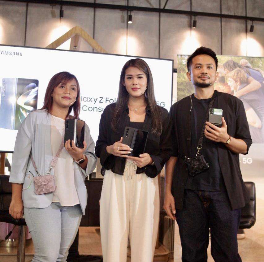 Kolaborasi Galaxy Z Flip4 5G & Moja