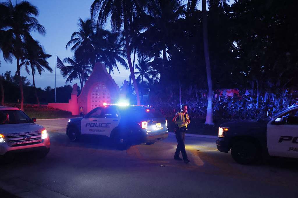 FBI mengerebek kediaman Trump di Mar-a-Lago