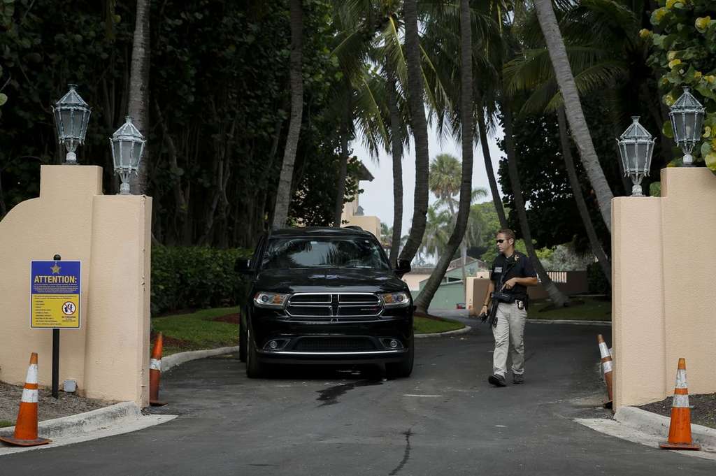 FBI menggerebek kediaman Trump di Mar-a-Lago