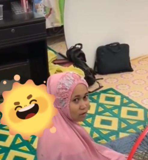 Suami ingatkan istri lupa mandi wajib.