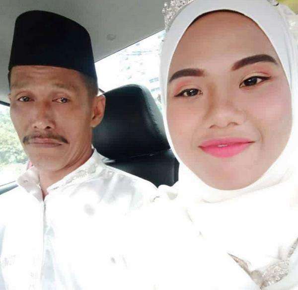 Suamiku dulu ayah angkatku.