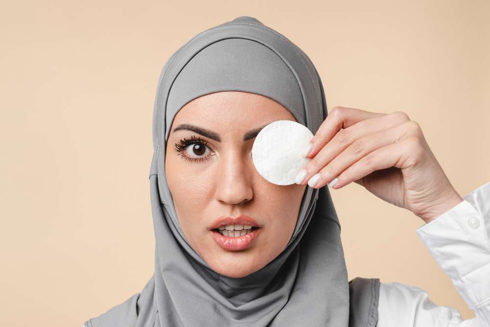 Menghapus Makeup
