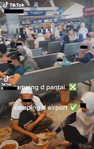 Heboh Keluarga Piknik di Bandara, Gelar Tikar dan Makanan di Lantai