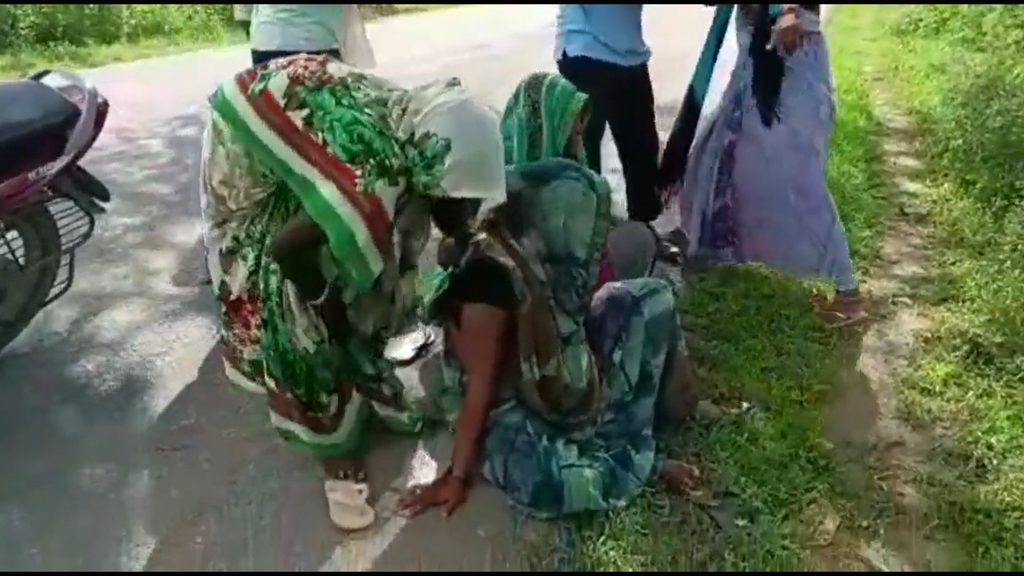 Tak Punya Uang Bayar Ambulans, Wanita Hamil Ini Ditinggal di Pinggir Jalan