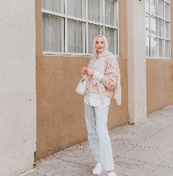 Instagram @withloveleena