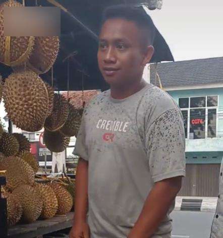Viral penjual durian mirip Ferdy Sambo.