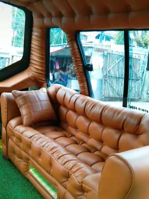 Interior angkot mewah.