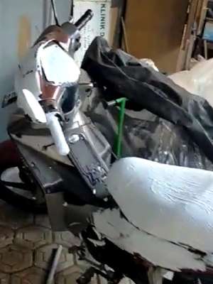 Motor yang dicat seorang bocah.
