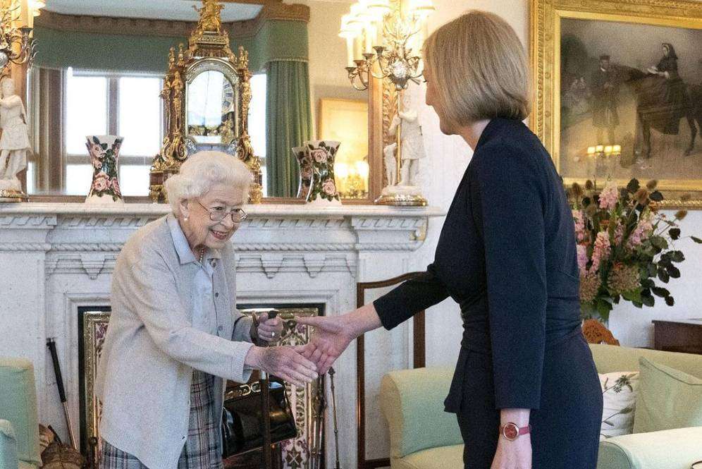 Ratu Elizabeth II dan Lizz Truss