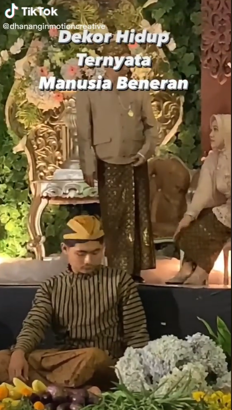 Dekorasi Pernikahan Unik, Pakai 'Hiasan' Manusia Sungguhan