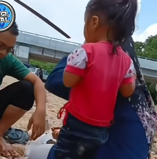 Viral Aksi Bapak Bawa Anak Main ke Sungai Naik Helikopter Viral Aksi Bapak Bawa Anak Main ke Sungai Naik Helikopter