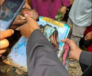 Uang mahar terbakar