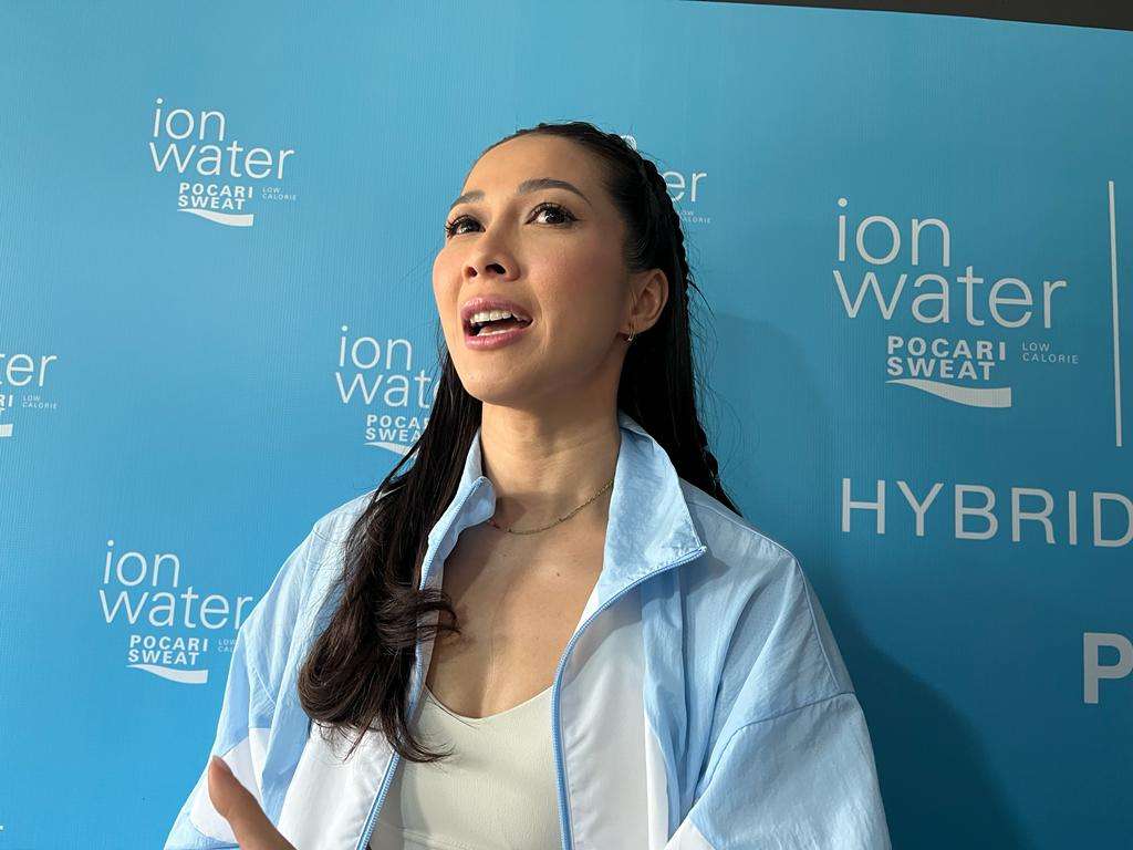 Andrea Dian Angkat Besi