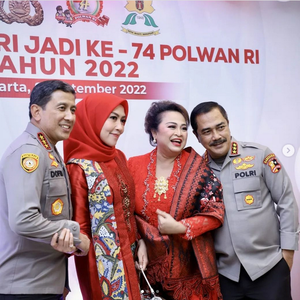 dua jenderal bintang polri dan istri