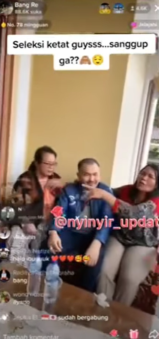 Senyum Salah Tingkah Adik Brigadir J Saat Disinggung Calon Pendamping Senyum Salah Tingkah Adik Brigadir J Saat Disinggung Calon Pendamping