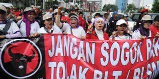 Demo massa PDI P menolak kenaikan BBM di era SBY Demo massa PDI P menolak kenaikan BBM di era SBY