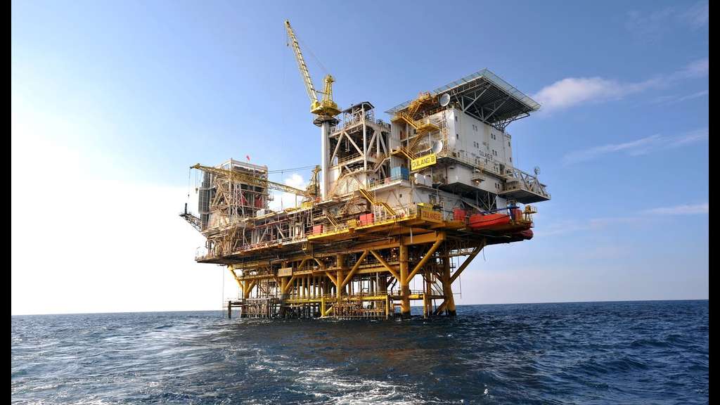 Ladang minyak milik Petronas