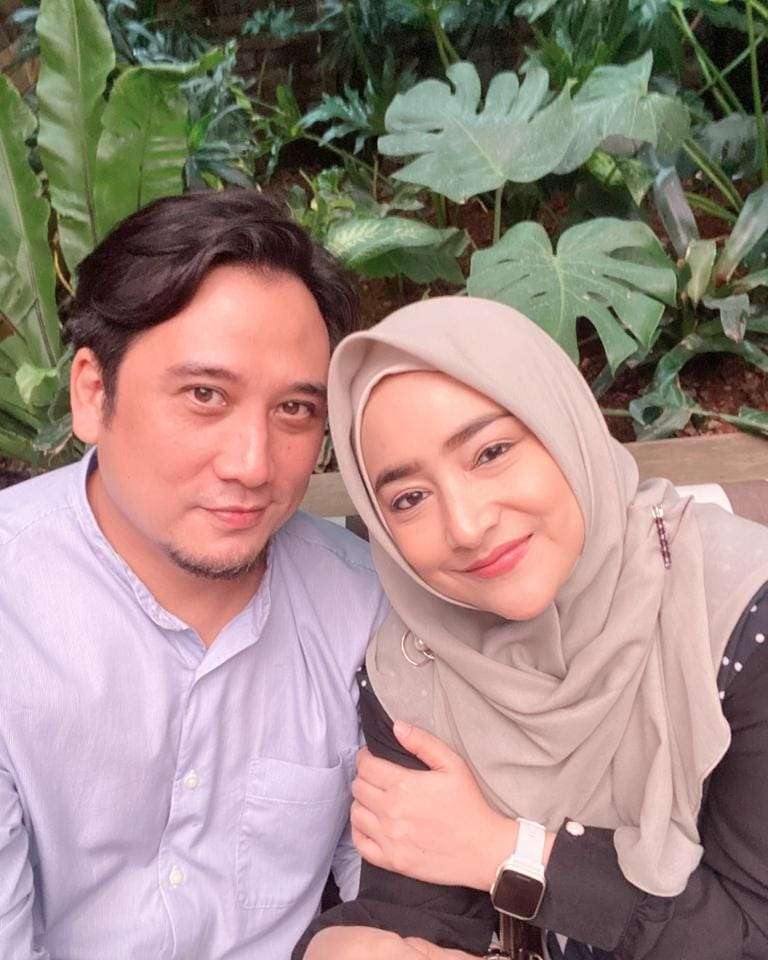 Tengku Firmansyah dan Cindy Fatikasari