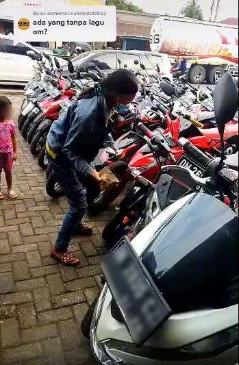 Tak kuat bayar cicilan, hancurkan sepeda motor.