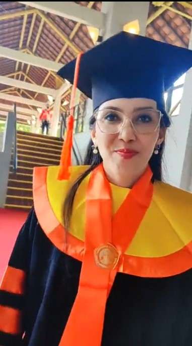 Wisuda Rieke Diah Pitaloka