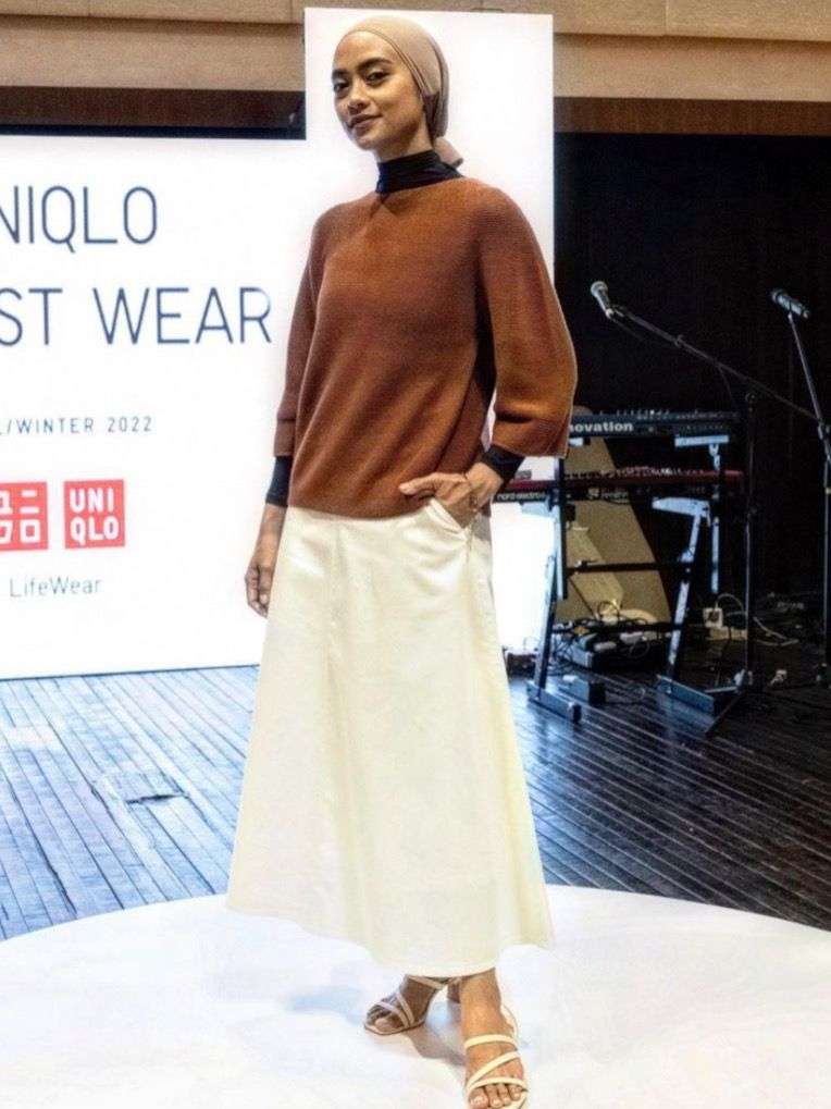 Intip Gaya Ayudia Bing Slamet dalam Balutan Sweater Rajut
