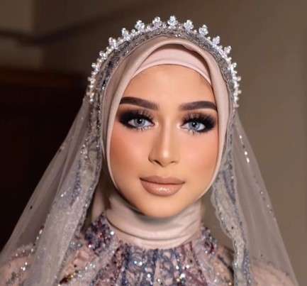 Makeup Bold Bennu