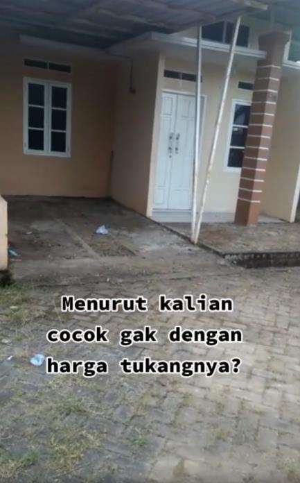 Cuma bersihkan rumput dan tanaman liar bayar Rp400 ribu.