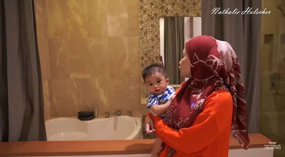 Potret rumah baru Nathalie Holscher Potret rumah baru Nathalie Holscher