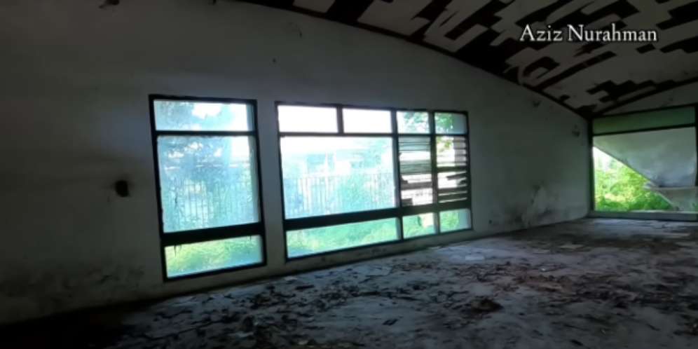 Potret rumah mewah terbengkalai milik miliarder Medan.