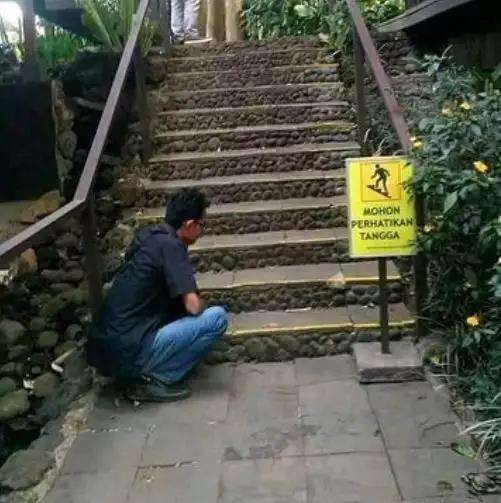 Tingkah absurd orang gegara gagal paham tulisan.