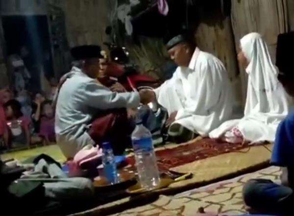 Viral pernikahan kakek 52 tahun dengan gadis 15 tahun di Lombok.