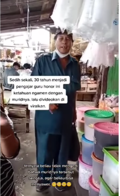 Miris, Guru Honorer 30 Tahun Mengabdi Tanpa Pensiun, Kini Ngamen di Pasar