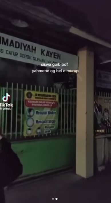 bel sekolah berbunyi jam 11 malam