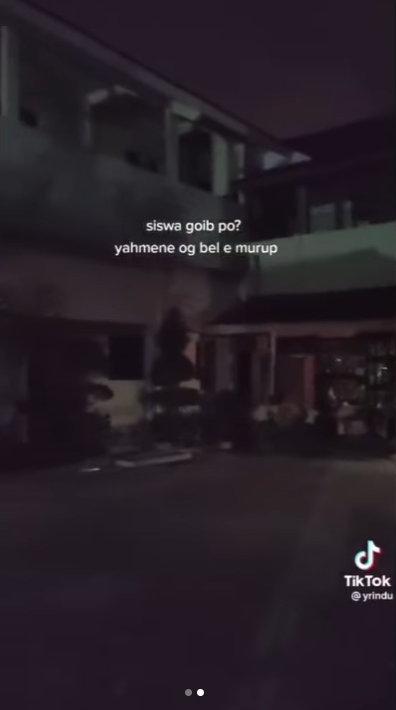 bel sekolah berbunyi jam 11 malam