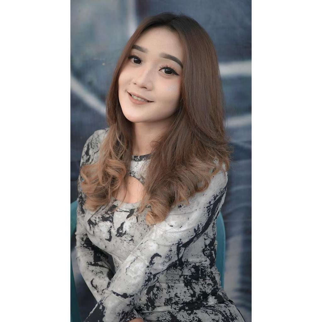 Potret penyanyi Difarina Indra