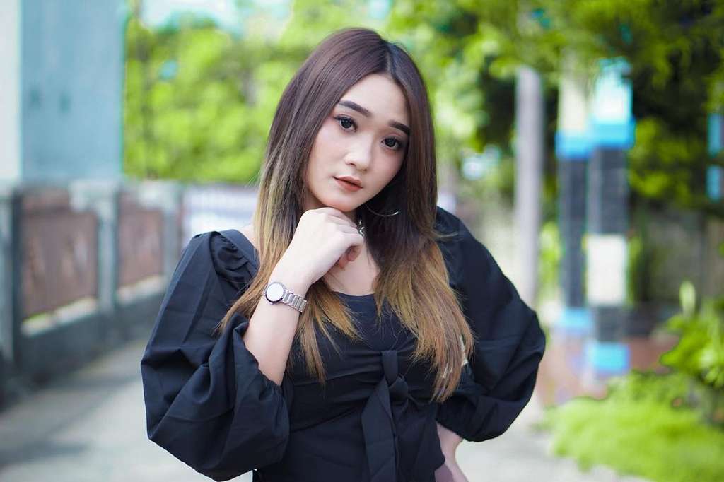 Potret penyanyi Difarina Indra