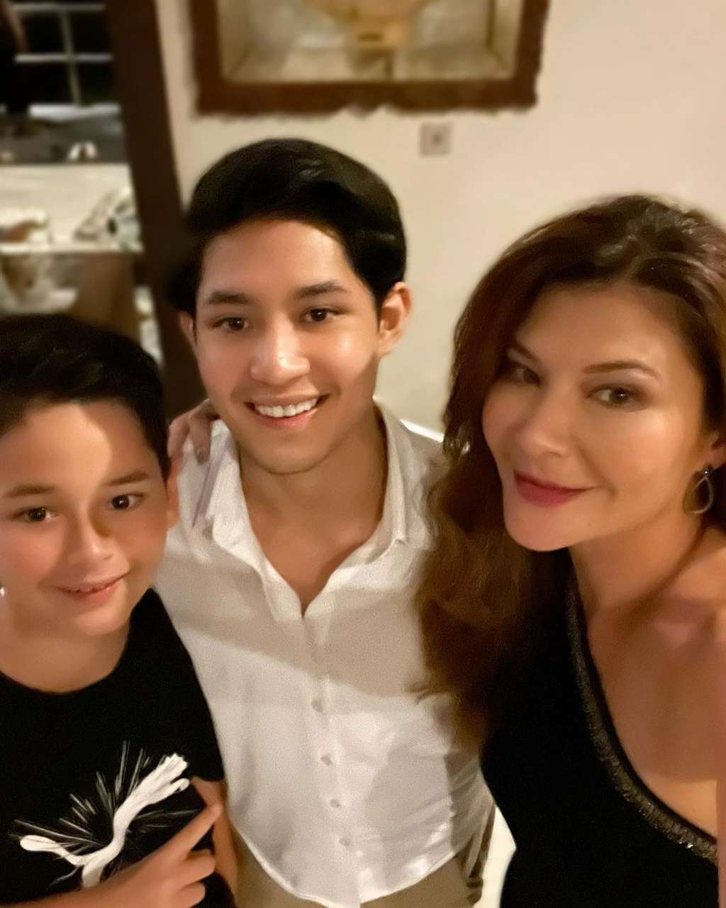 Tamara bersama kedua putranya