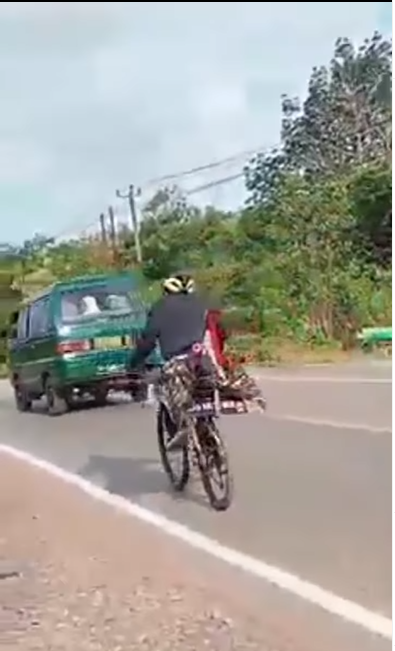 Viral Pria Paruh Baya Nekat Bersepeda ke Mekah, Ternyata Punya Misi Mulia