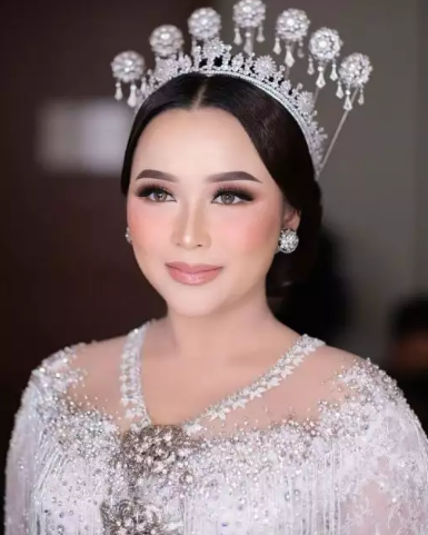Riasan Adik Artis di Hari Pernikahan
