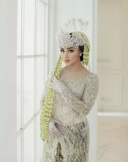 Makeup Bennu Sorumba di Wajah Para Artis