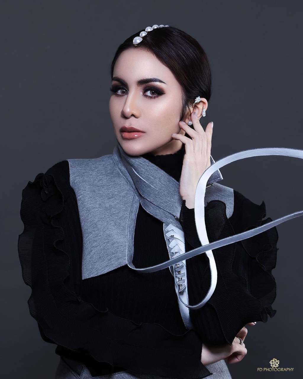 Gaya Makeup Momo Geisha