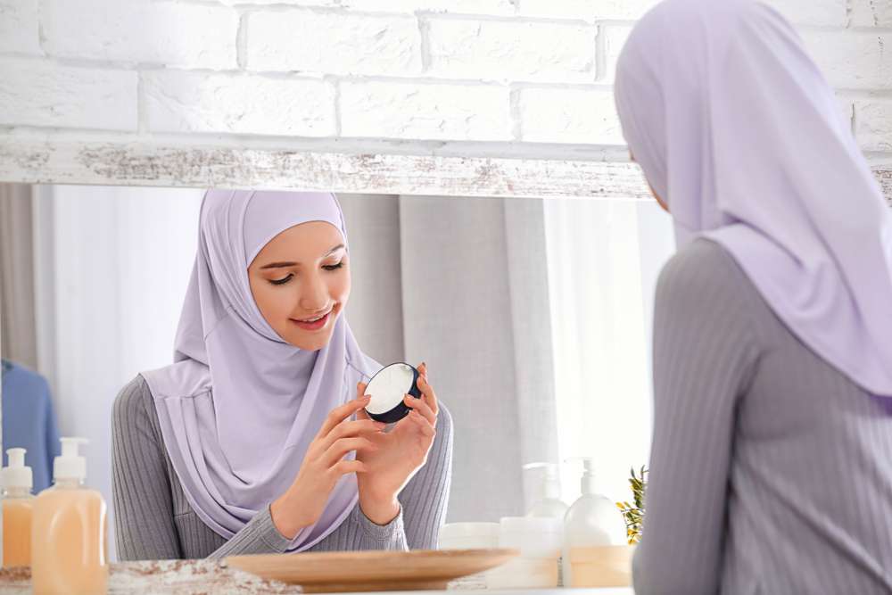 Memakai Skincare