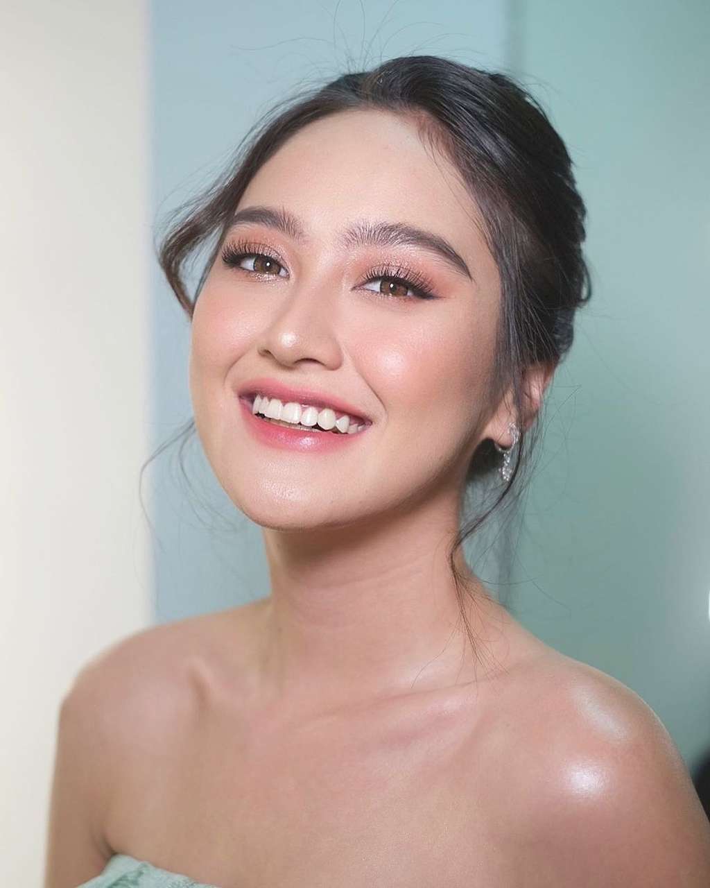 Hasil Makeup Rhay David di Wajah Salshabilla Adriani