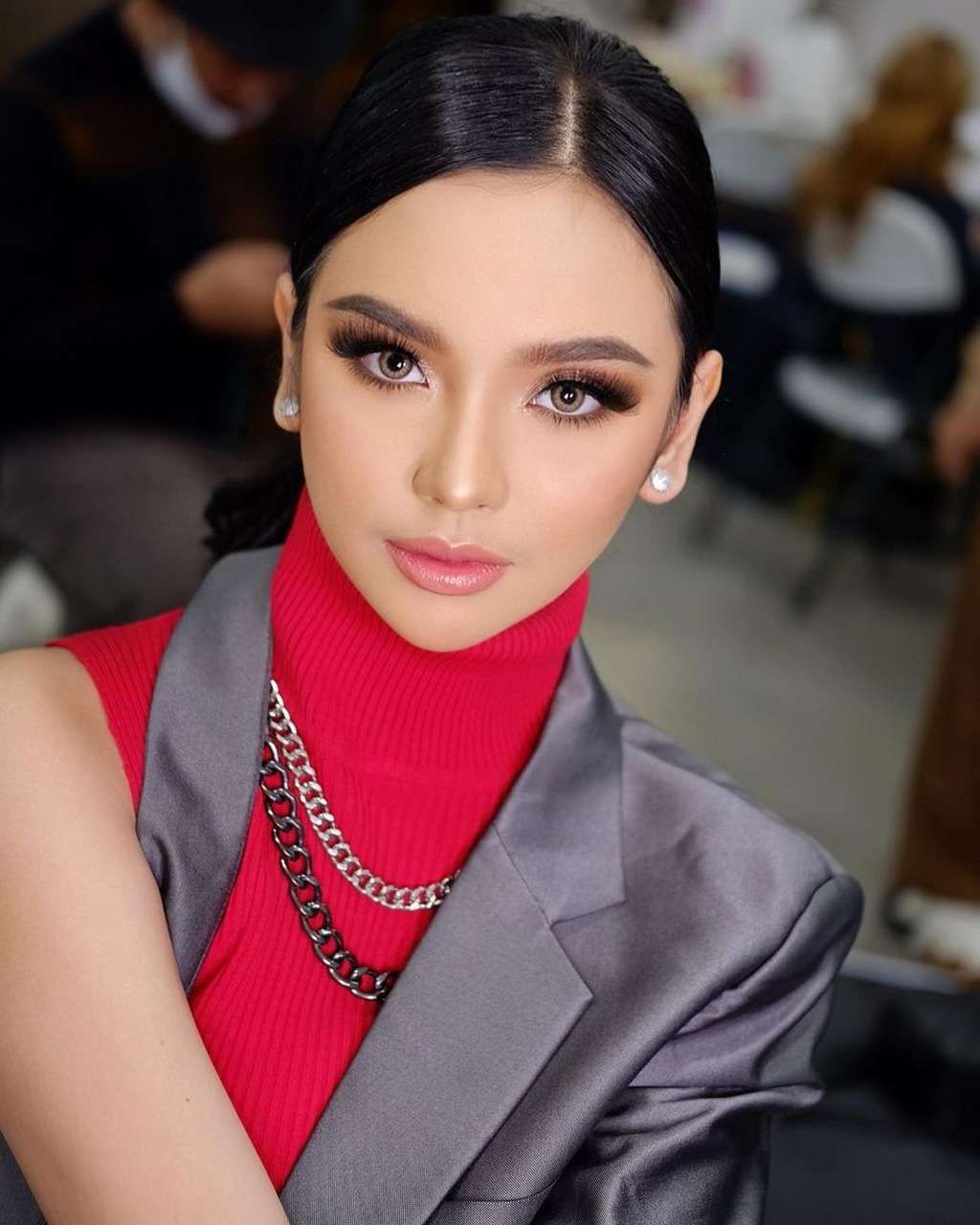 Makeup Slam Wiyono di Wajah Lyodra