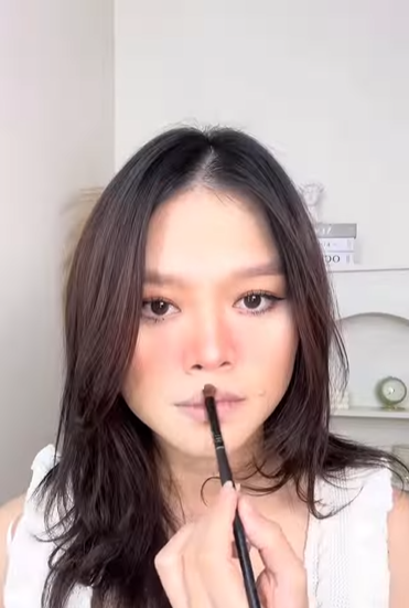 Tutorial Bibir ala Barbie