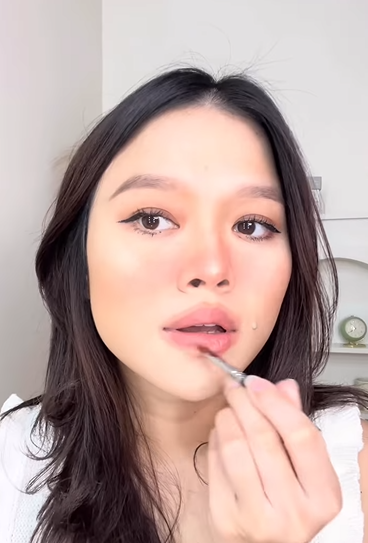 Tutorial Bibir ala Barbie