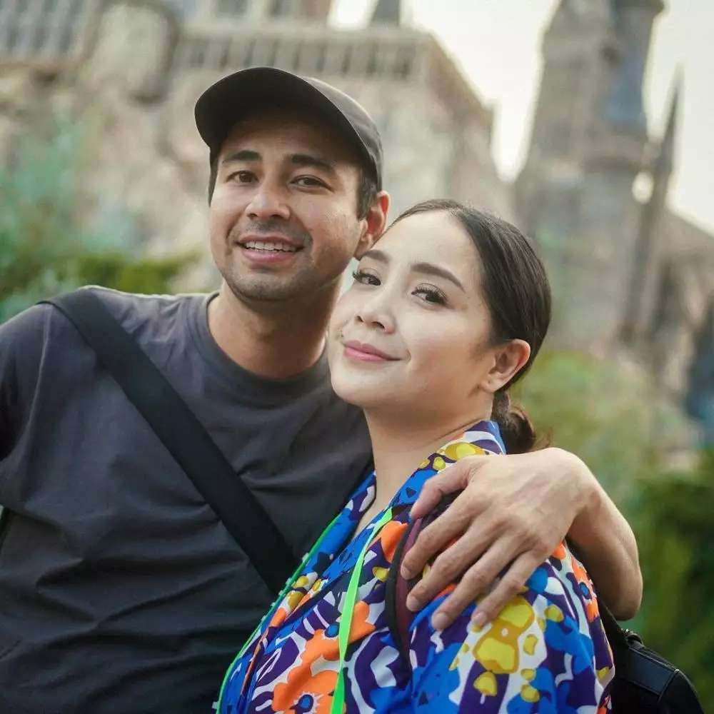 Besaran uang bulanan 8 seleb yang tak terduga.