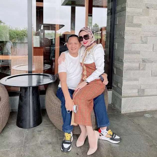 Besaran uang bulanan 8 seleb yang tak terduga.